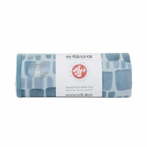 Manduka eQua Handdoek -  Patina Squares (Klein)