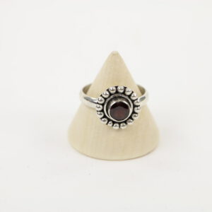 Zilveren Ring met Granaat Maat 19 - Model 2 (Sterling Zilver 925)