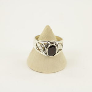 Zilveren Ring met Granaat Maat 19 (Sterling Zilver 925)