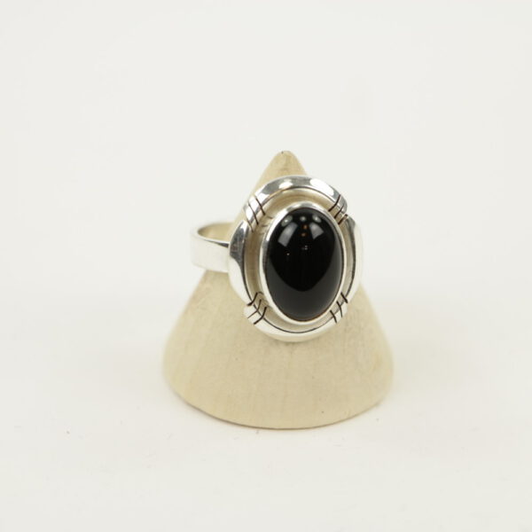 Zilveren Ring met Zwarte Onyx Maat 18 - Verstelbaar - Model 2